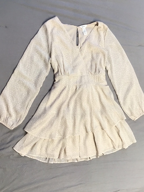 Japna Dresses & Skirts - Japna Cream Tiered V‑Neck Long‑Sleeve Dress
